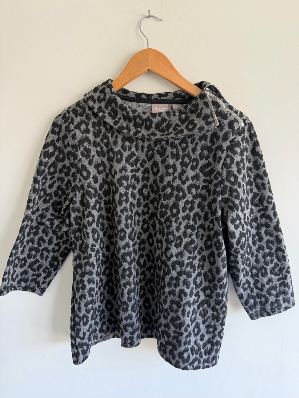 Chicos Gray Black Leopard Cowl Neck Zip Top Size 2 Fits US 12/14